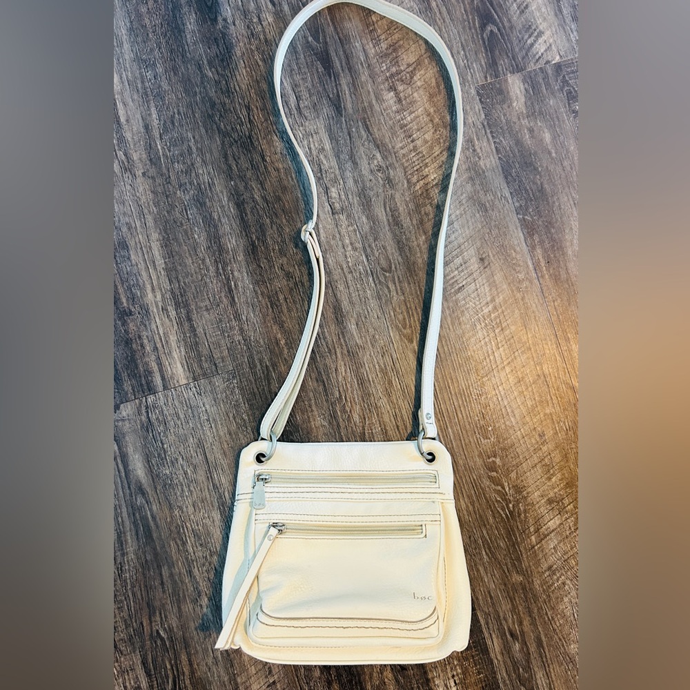 BOC like NEW!💕Cream Crossbody Bag